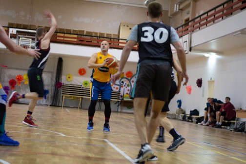 Arūnas Kavaliauskas (žaidėjas su kamuoliu) savo įspūdingu žaidimu davė jaunimui neįkainojamos patirties. 