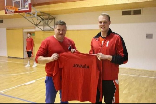 Naudingiausias rungtynių žaidėjas buvo  žaidžiantis ,,Žaibo" komandos treneris  Karolis Jovaiša (dešinėje). 