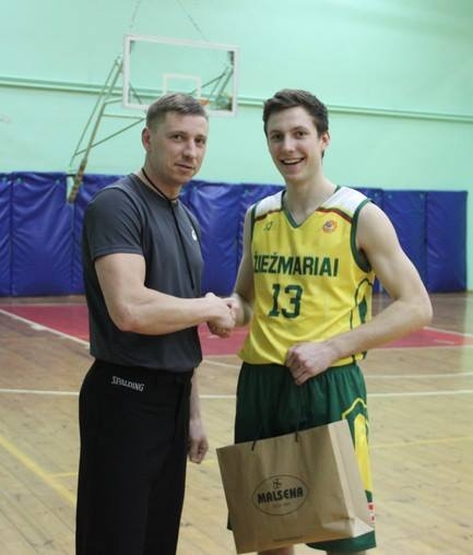 Rokas Tamulevičius dešinėje šiuo metu yra rezultatyviausias ir naudingiausias komandos krepšininkas. 