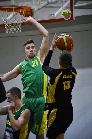 Evaldas Černiauskas (NR.21) varžovams išrašė net 5 blokus, bei buvo pripažintas naudingiausiu IX turo krepšininku su 39 naudingumo balais.