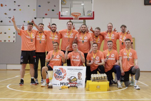 Nuotraukoje naujieji EKKL čempionai. 