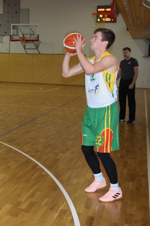 Šiose rungtynėse, kad moka žaisti ir krepšinį, o ne tik futbolą  parodė ,,Vyčio" atstovas nr.22 Ignas Špakauskas, kuris puikiai talkino savo komandos lyderiams renkant taškus.