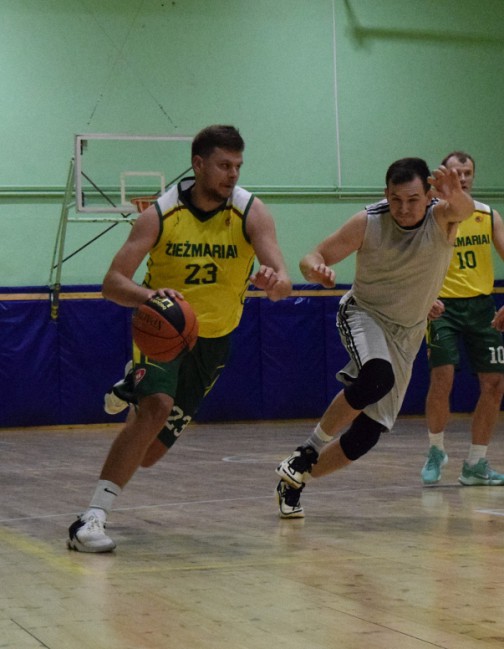 Justinas Kursevičius (nuotraukoje geltoni marškinėliai, nr. 23.) buvo naudingiausias nugalėtojų komandoje. 