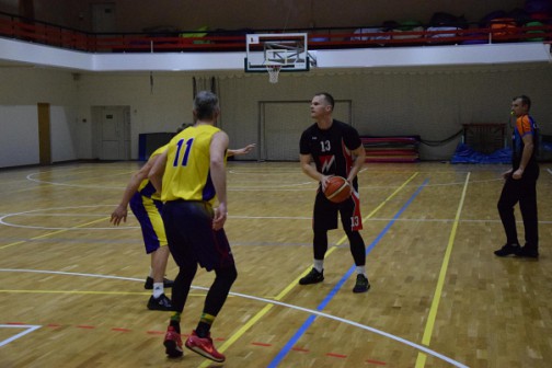 ,,Žaibo" atstovas Lukas Aleksiūnas (nr. 13 su kamuoliu) sužaidė savo rezultatyviausias sezono rungtynes ir buvo vienas rezultatyviausių rungtynių žaidėjų. 