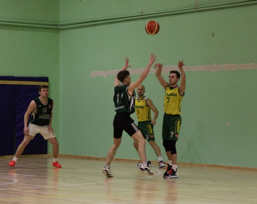 Lukas Jurkevičius (nr.7 geltoni marškinėliai) buvo naudingiausias rungtynių žaidėjas. 