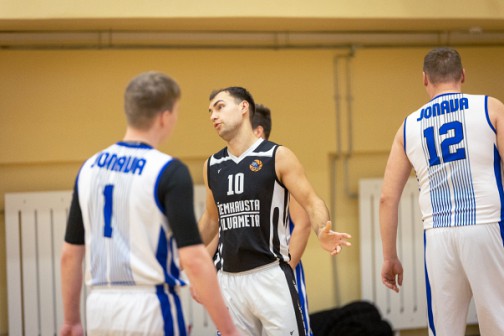 Lukas Martinkus (nr. 10 juodi marškinėliai) labiausiai prisideda prie ,,IDIP-Žemkausta" pergalių ,,Vienybės" lygoje. 