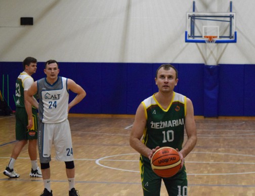 KK ,,Žiežmariai" atstovas Arvydas Pūras (meta baudas) buvo naudingiausias rungtynių žaidėjas. 