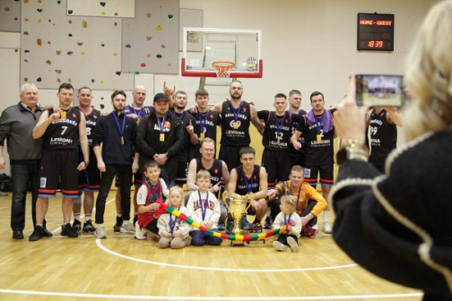 Komanda ,,Rumšiškės" (nuotraukoje) nuvertė nuo sosto daugkartinius ,,Vienybės" lygos čempionus ,,Dumsius". 