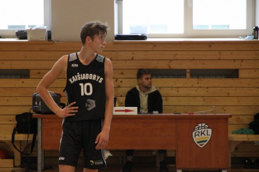 Tomo Šalnos žaidimas (nuotraukoje nr. 10) žaidimas dvigubo dublio ritmu (9 tšk., 8 atk. kam.) nepadėjo komandai rimčiau pasipriešinti rumšiškėnams. 
